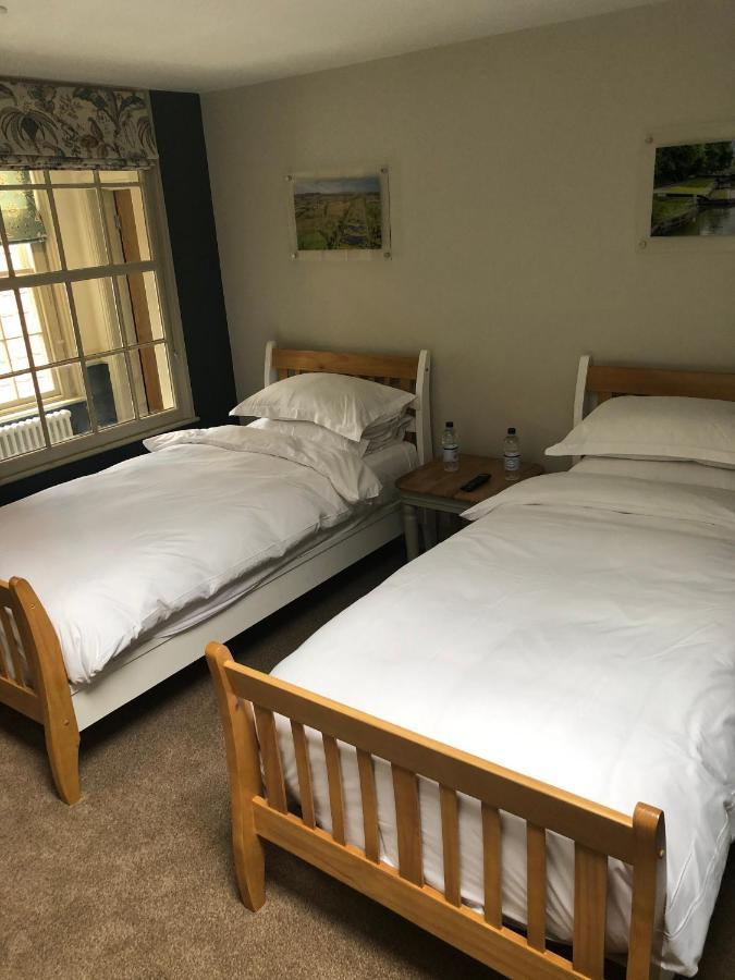 The Peppermill Town House Hotel & Restaurant Devizes Eksteriør billede