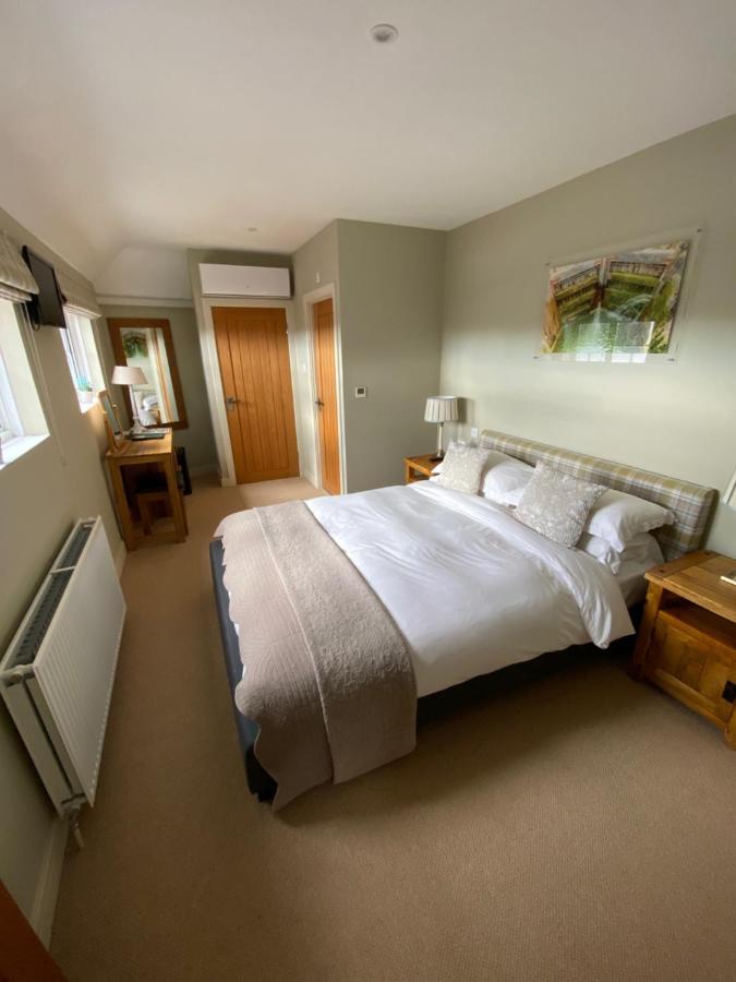 The Peppermill Town House Hotel & Restaurant Devizes Eksteriør billede