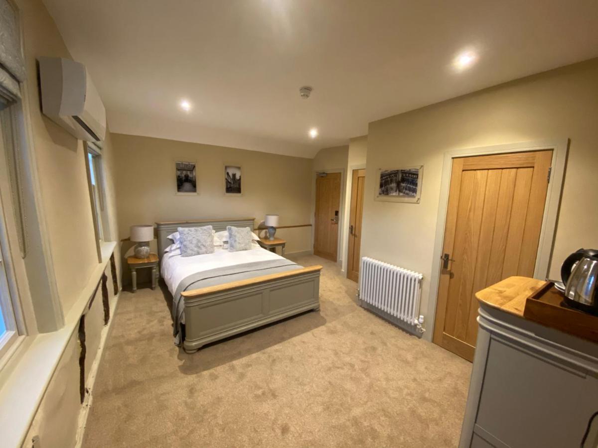 The Peppermill Town House Hotel & Restaurant Devizes Eksteriør billede